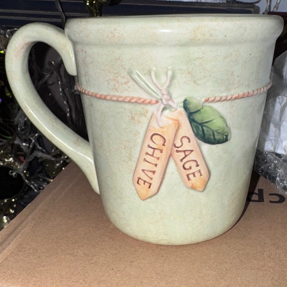 Nature’s Sketchbook by Hallmark - Heavy large mug - Perfect Spring Gift - Picture 3 of 6